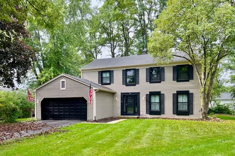 1 Melrose Ct, Fox River Grove, IL 60021