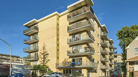 320 Circle Ave #601, Forest Park, IL 60130