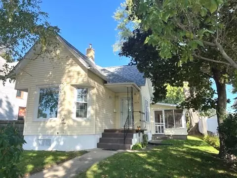 1419 W 3rd St, Dixon, IL 61021