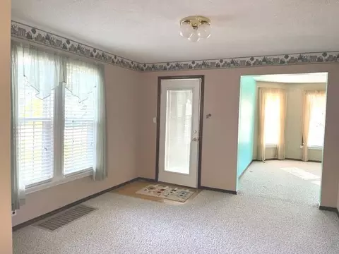 1419 W 3rd St, Dixon, IL 61021 photo 8
