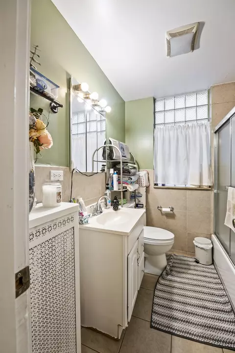 5619 N Artesian Ave, Chicago, IL 60659 photo 12