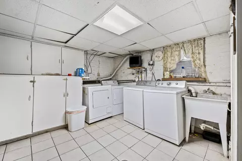5619 N Artesian Ave, Chicago, IL 60659 photo 27