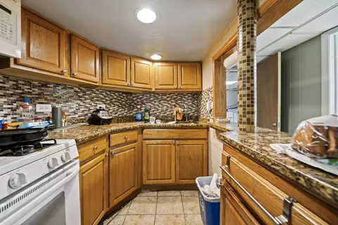 5619 N Artesian Ave, Chicago, IL 60659 photo 28
