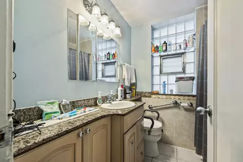 5619 N Artesian Ave, Chicago, IL 60659 photo 24