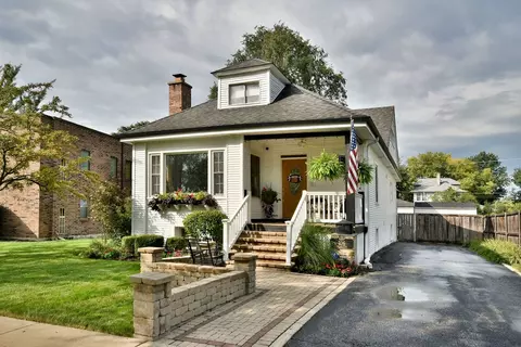 106 N Evergreen Ave, Elmhurst, IL 60126