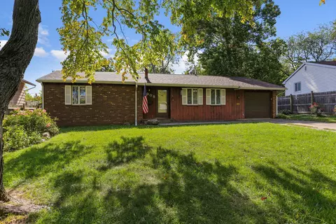 1905 E Country Squire Dr, Urbana, IL 61802