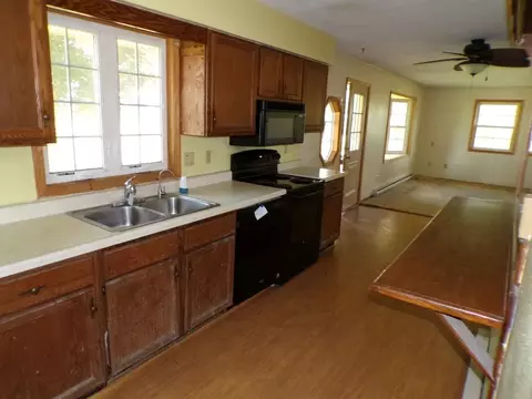 5779 W Town Line Rd, Leaf River, IL 61047 photo 5