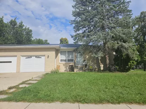 916 Jefferson Ave, Elgin, IL 60120