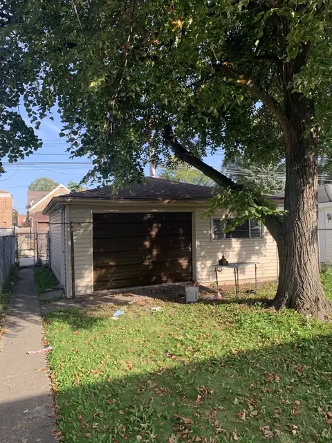 Undisclosed, Chicago, IL 60628 photo 11