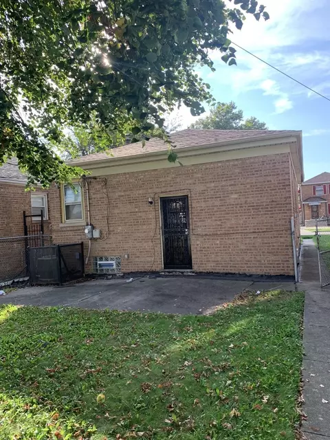 Undisclosed, Chicago, IL 60628 photo 10