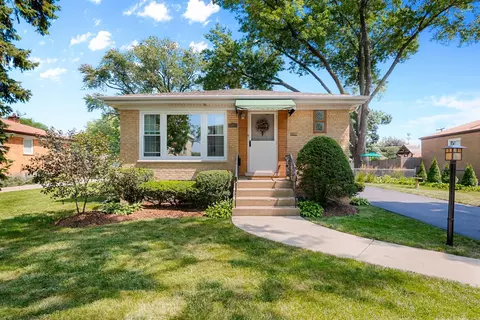 325 Beach Ave, La Grange Park, IL 60526
