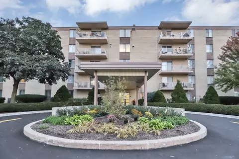 110 W Butterfield Rd #507S, Elmhurst, IL 60126