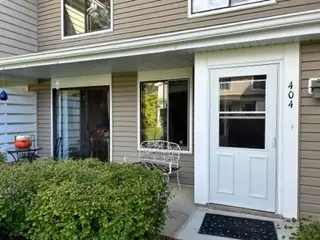 404 Stevenson Pl, Vernon Hills, IL 60061