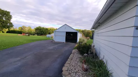 586 Palmyra Rd, Dixon, IL 61021 photo 38