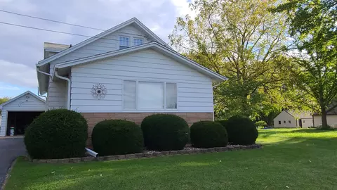 586 Palmyra Rd, Dixon, IL 61021 photo 2