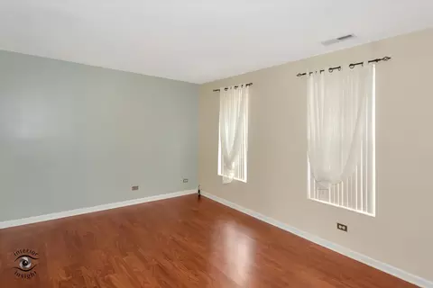 921 Symphony Dr, Aurora, IL 60504 photo 4