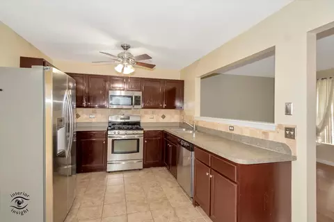 921 Symphony Dr, Aurora, IL 60504 photo 6