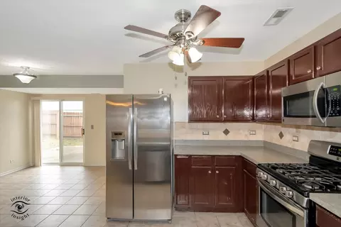 921 Symphony Dr, Aurora, IL 60504 photo 9