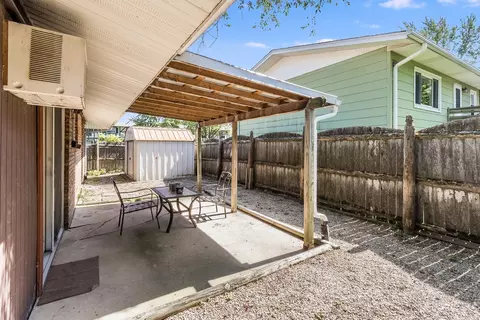 631 E 17th St, Lockport, IL 60441 photo 9