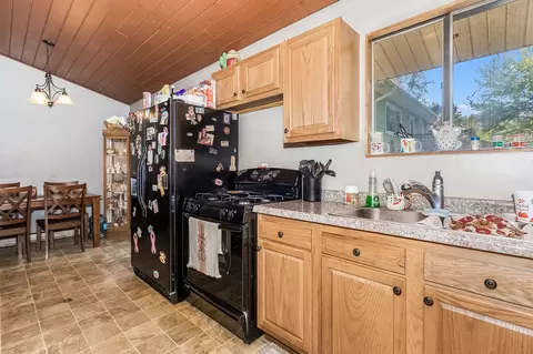 631 E 17th St, Lockport, IL 60441 photo 6