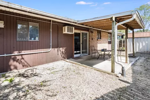 631 E 17th St, Lockport, IL 60441 photo 11