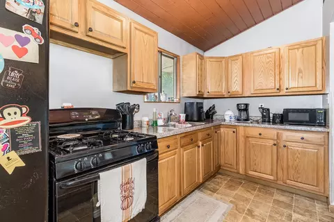 631 E 17th St, Lockport, IL 60441 photo 5