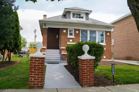 2131 S 16th Ave, Broadview, IL 60155