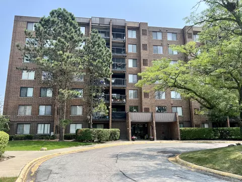 400 Park Ave #618, Calumet City, IL 60409