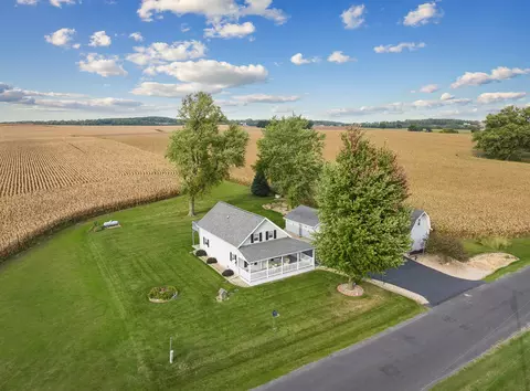 31345 Barclay Rd, Milledgeville, IL 61051