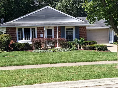 854 Sunrise Pl, Roselle, IL 60172