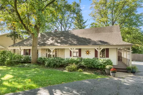 5 S634 Columbia St, Naperville, IL 60563