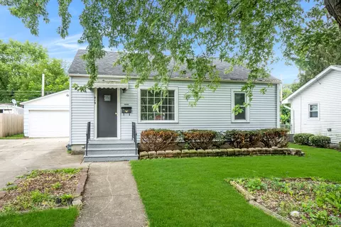 619 N Westlawn Ave, Aurora, IL 60506