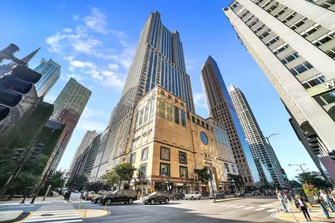 132 E Delaware Pl #5602, Chicago, IL 60611