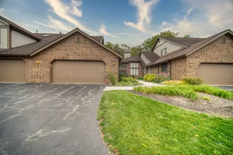 7917 Oak Knoll Ln #6, Palos Heights, IL 60463