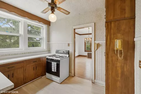 69 Longcommon Rd #D3, Riverside, IL 60546 photo 11