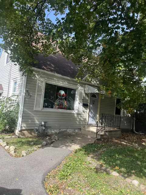 817 Gage St, Joliet, IL 60432