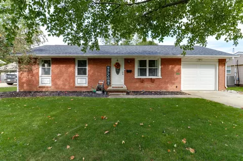 324 Rowe Dr, Bloomington, IL 61701 photo 35