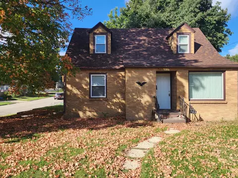 823 Peter Ave, Rockford, IL 61108