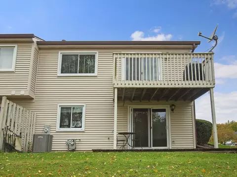 46 Willow Cir, Cary, IL 60013 photo 4