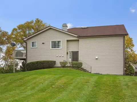 46 Willow Cir, Cary, IL 60013 photo 3