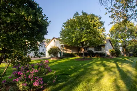 422 Dayton St, Sandwich, IL 60548