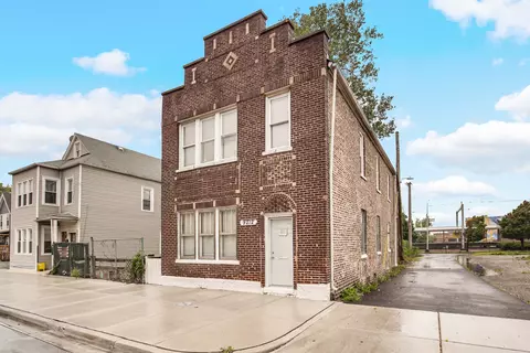 9212 S Brandon Ave, Chicago, IL 60617