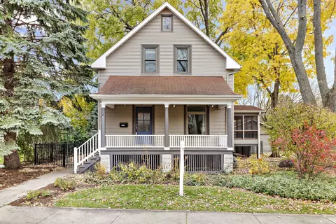 116 S West St, Naperville, IL 60540