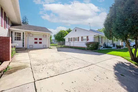 1275 Post Rd, Aurora, IL 60506 photo 3