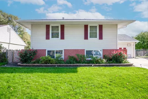 1275 Post Rd, Aurora, IL 60506