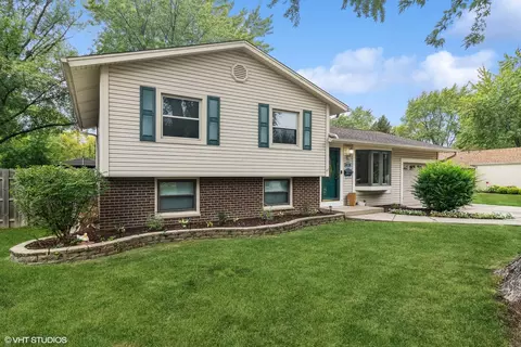 998 N Country Ln, Palatine, IL 60067