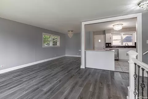 7553 S Oketo Ave, Bridgeview, IL 60455 photo 12