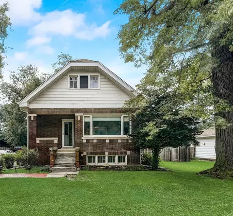 55 S East River Rd, Des Plaines, IL 60016