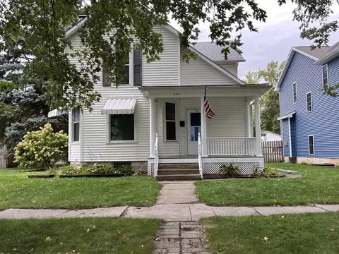 327 W Pells St, Paxton, IL 60957