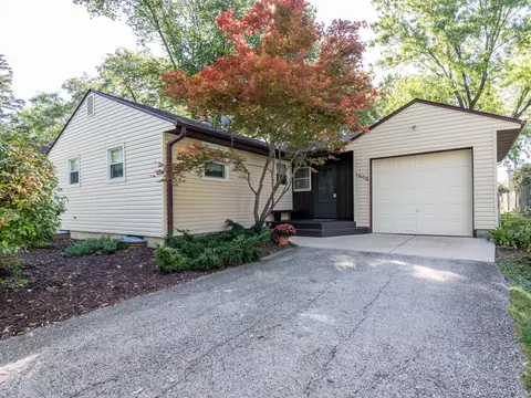 1606 Evergreen St, Wheaton, IL 60187